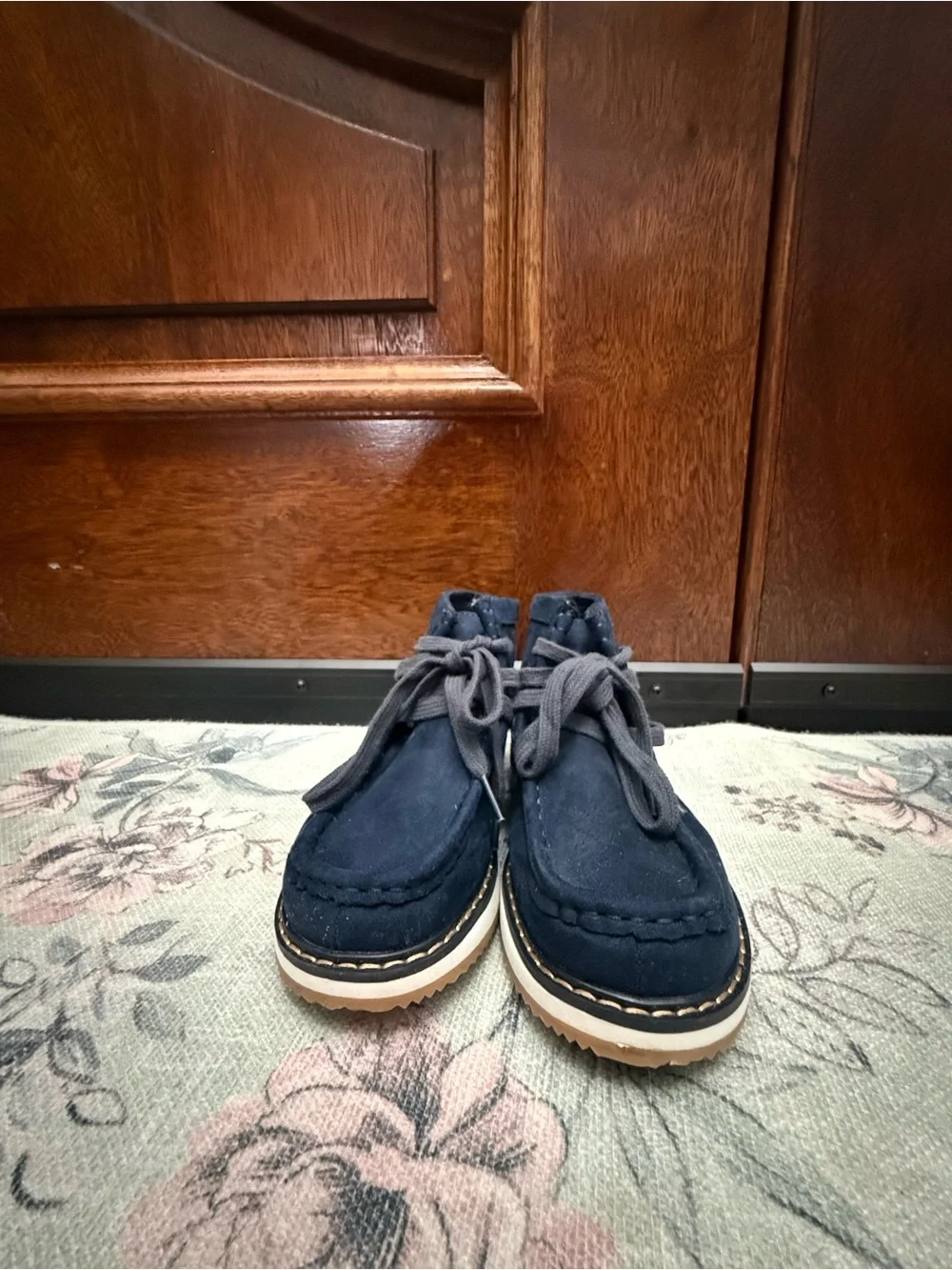 GAP navy suede